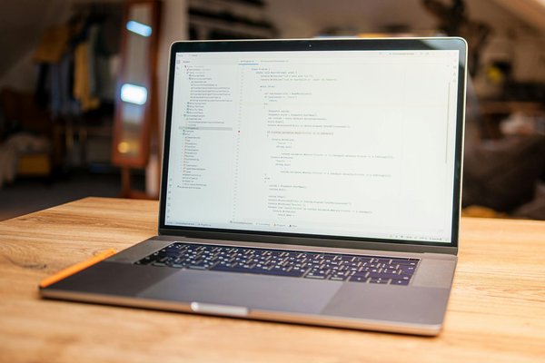 Chatbot GPT et chatbot traditionnel : quelles différences ?