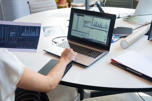 Stratégies efficaces pour améliorer votre base de données crm